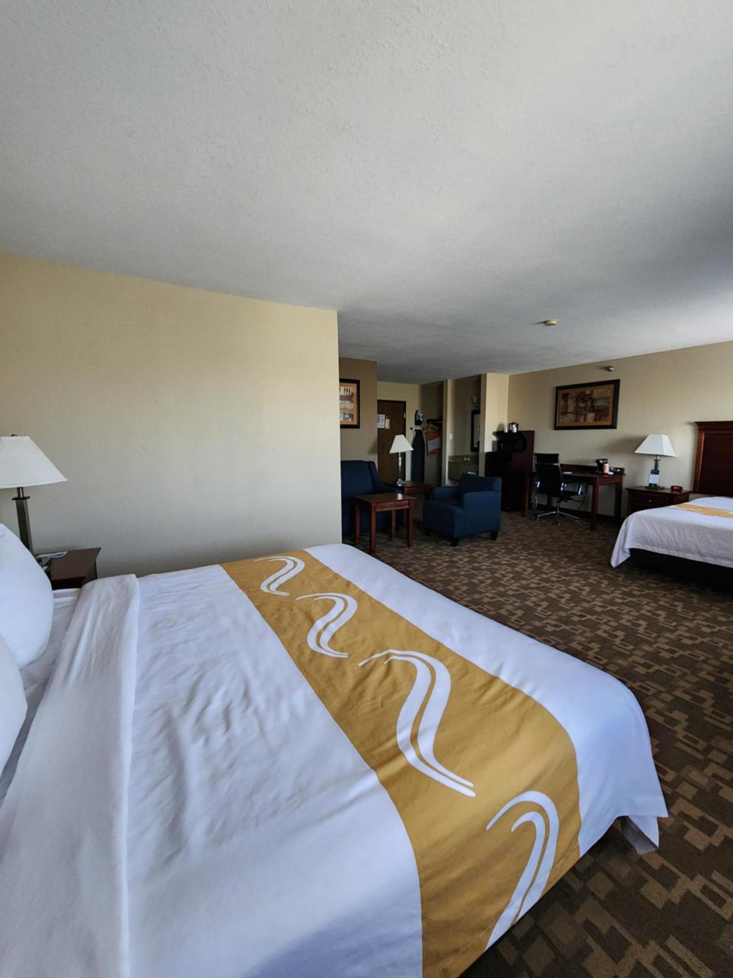 Quality Inn I-70 At Wanamaker Topeka Exterior photo