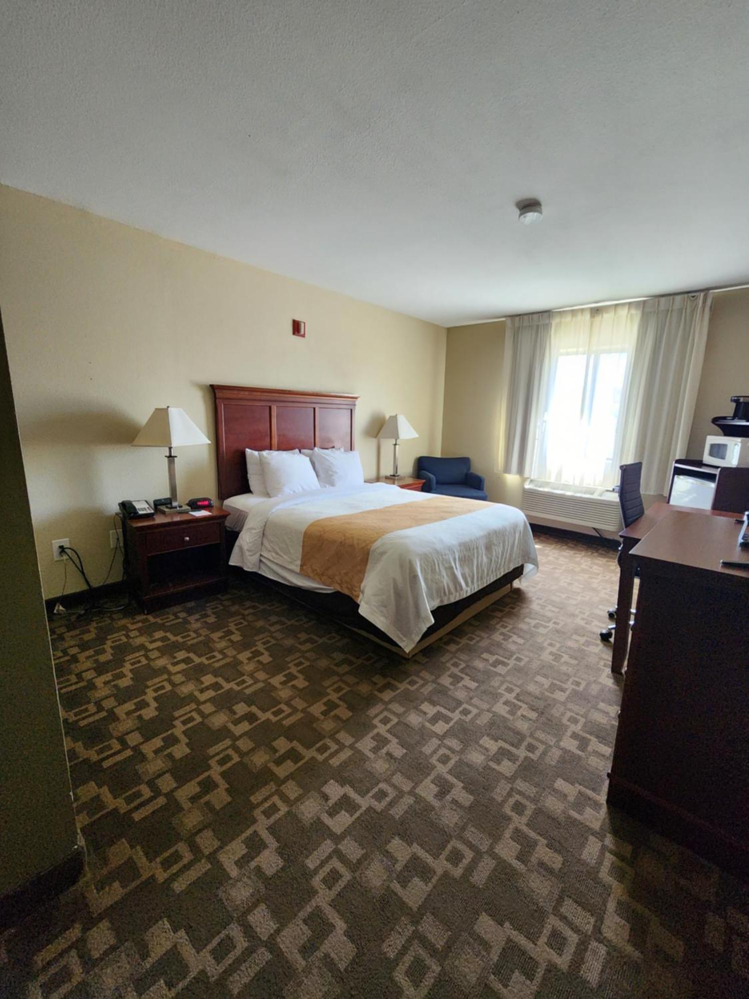 Quality Inn I-70 At Wanamaker Topeka Exterior photo