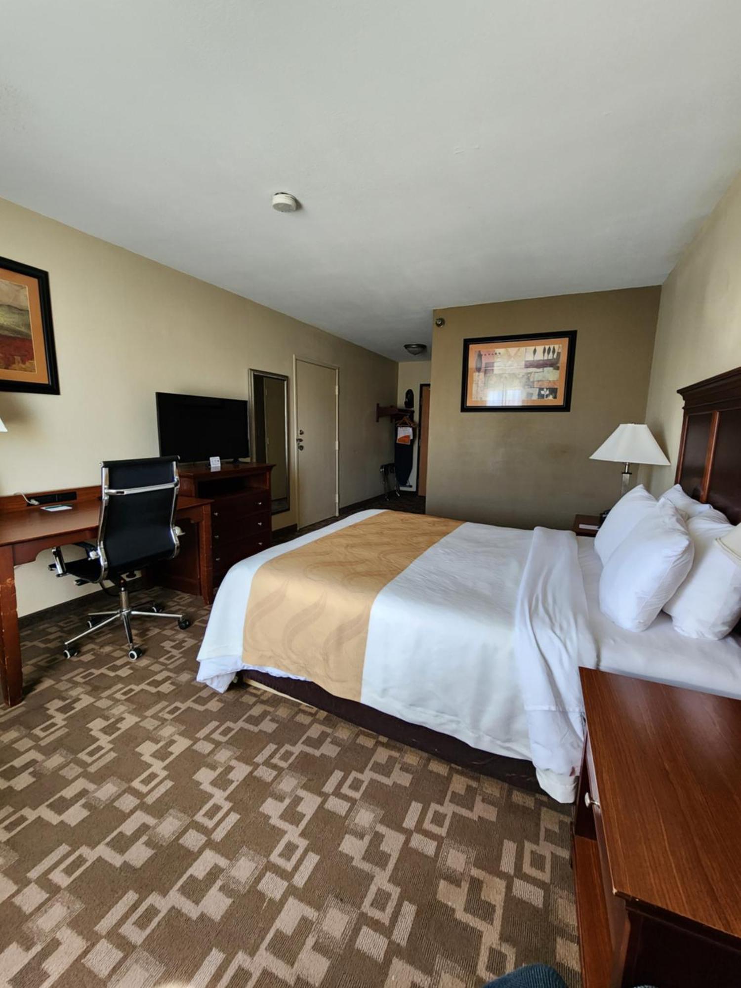 Quality Inn I-70 At Wanamaker Topeka Exterior photo