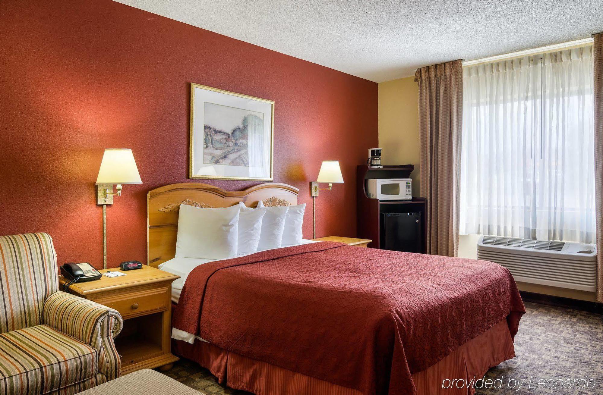 Quality Inn I-70 At Wanamaker Topeka Exterior photo